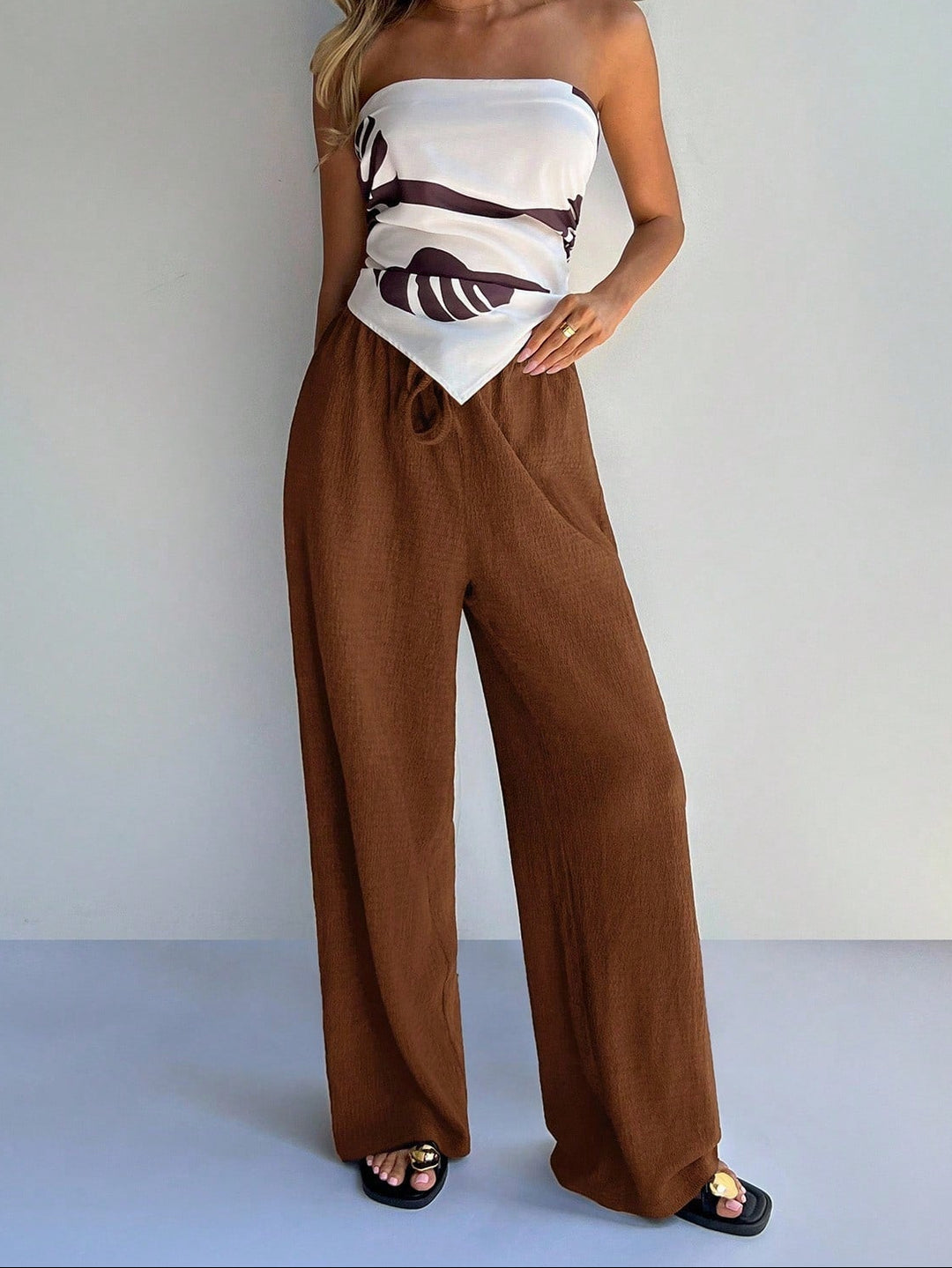 Pantaloni SHEIN, maro