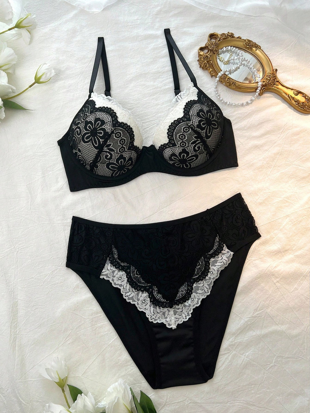 Set lenjerie SHEIN, mix culori