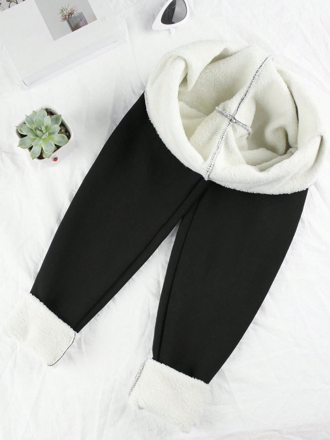 Pantaloni SHEIN, mix culori