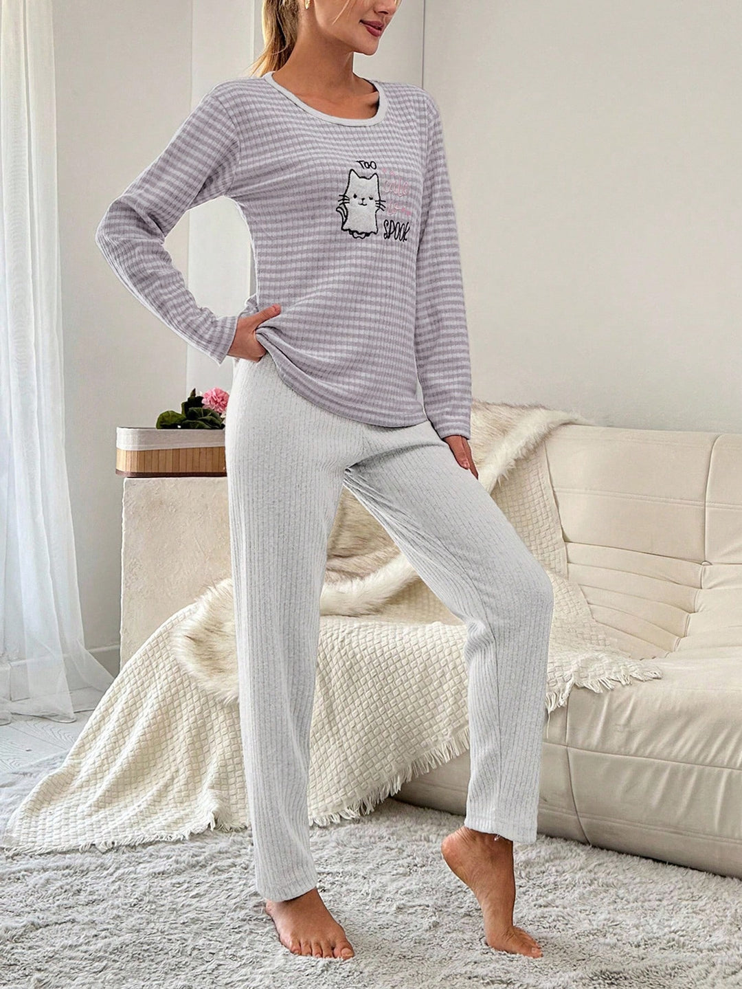 Set pijamale SHEIN, mov