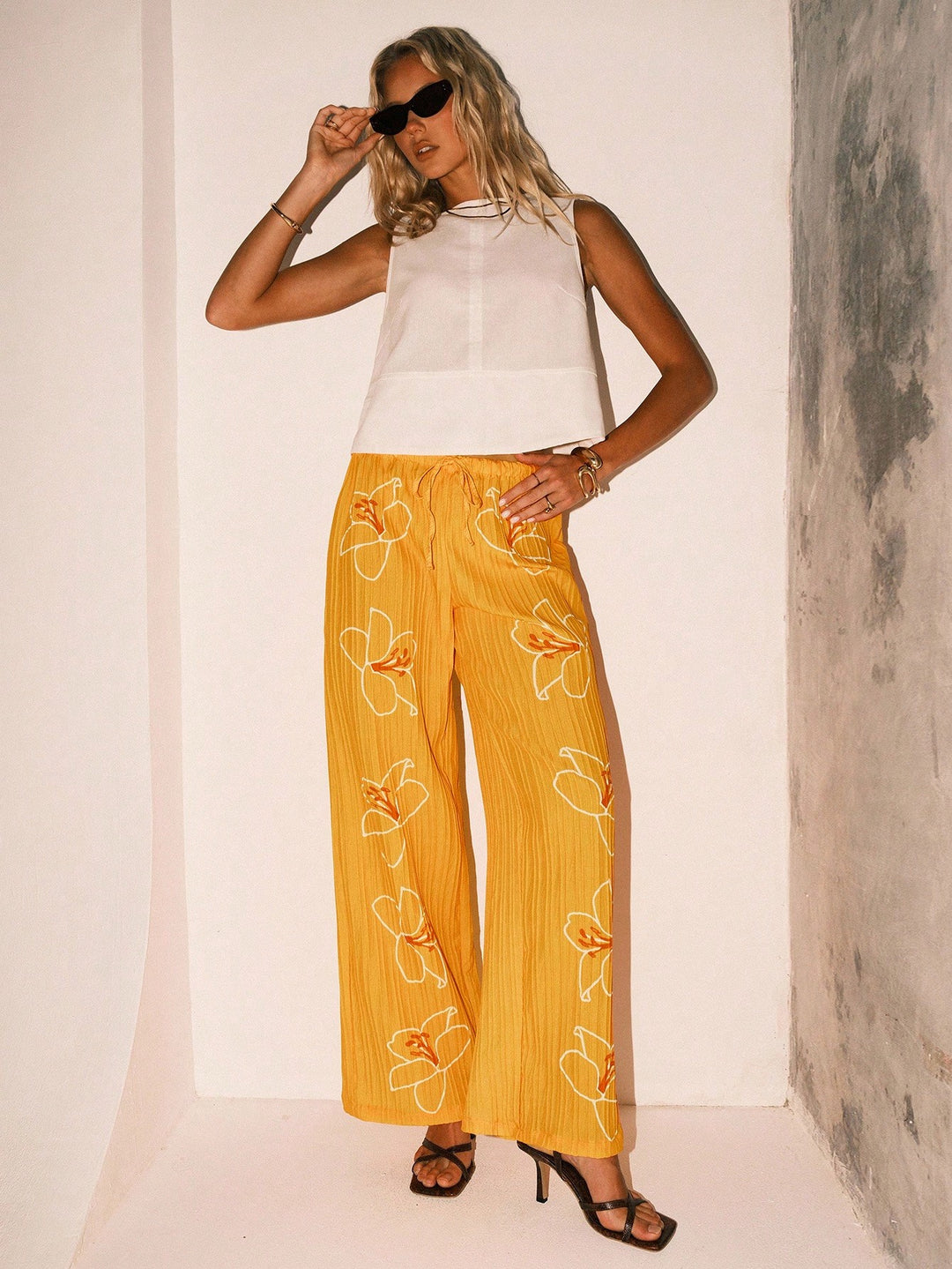Pantaloni SHEIN, galben