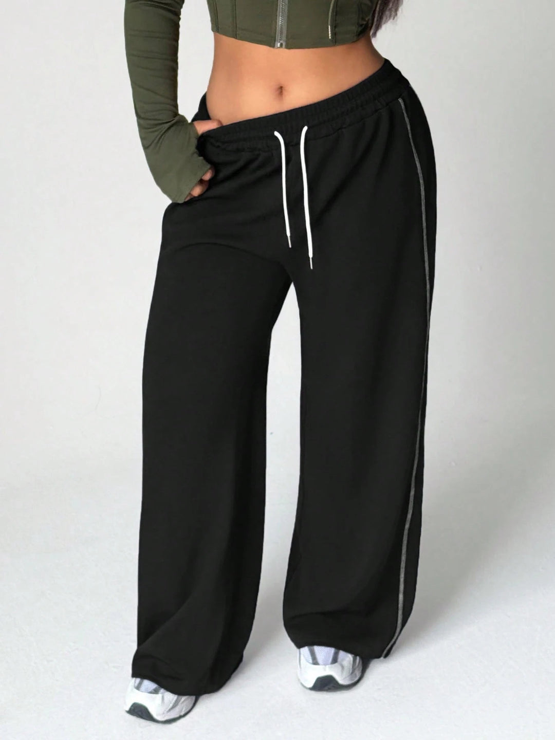 Pantaloni SHEIN, negru