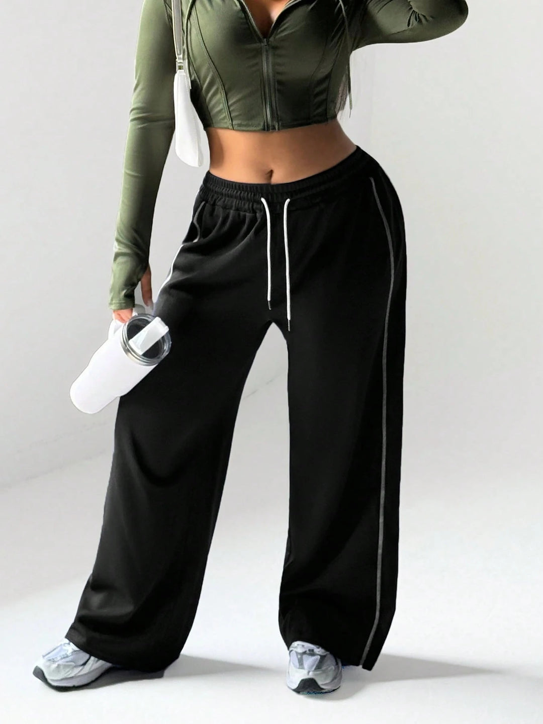 Pantaloni SHEIN, negru