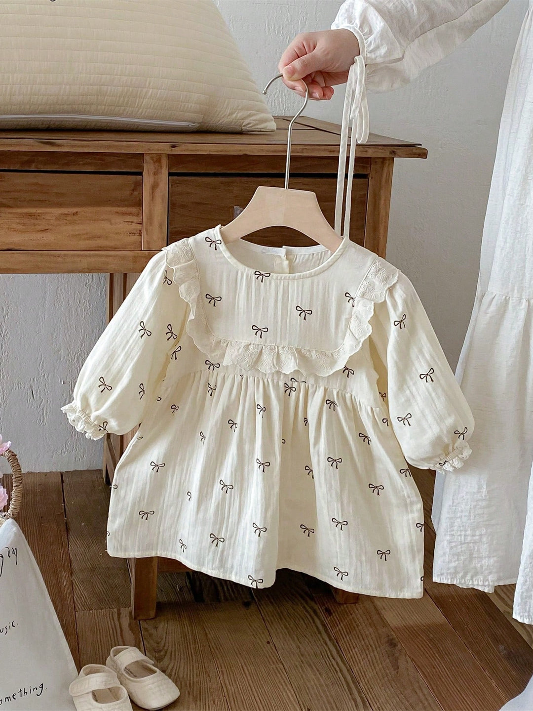 Rochie SHEIN, crem