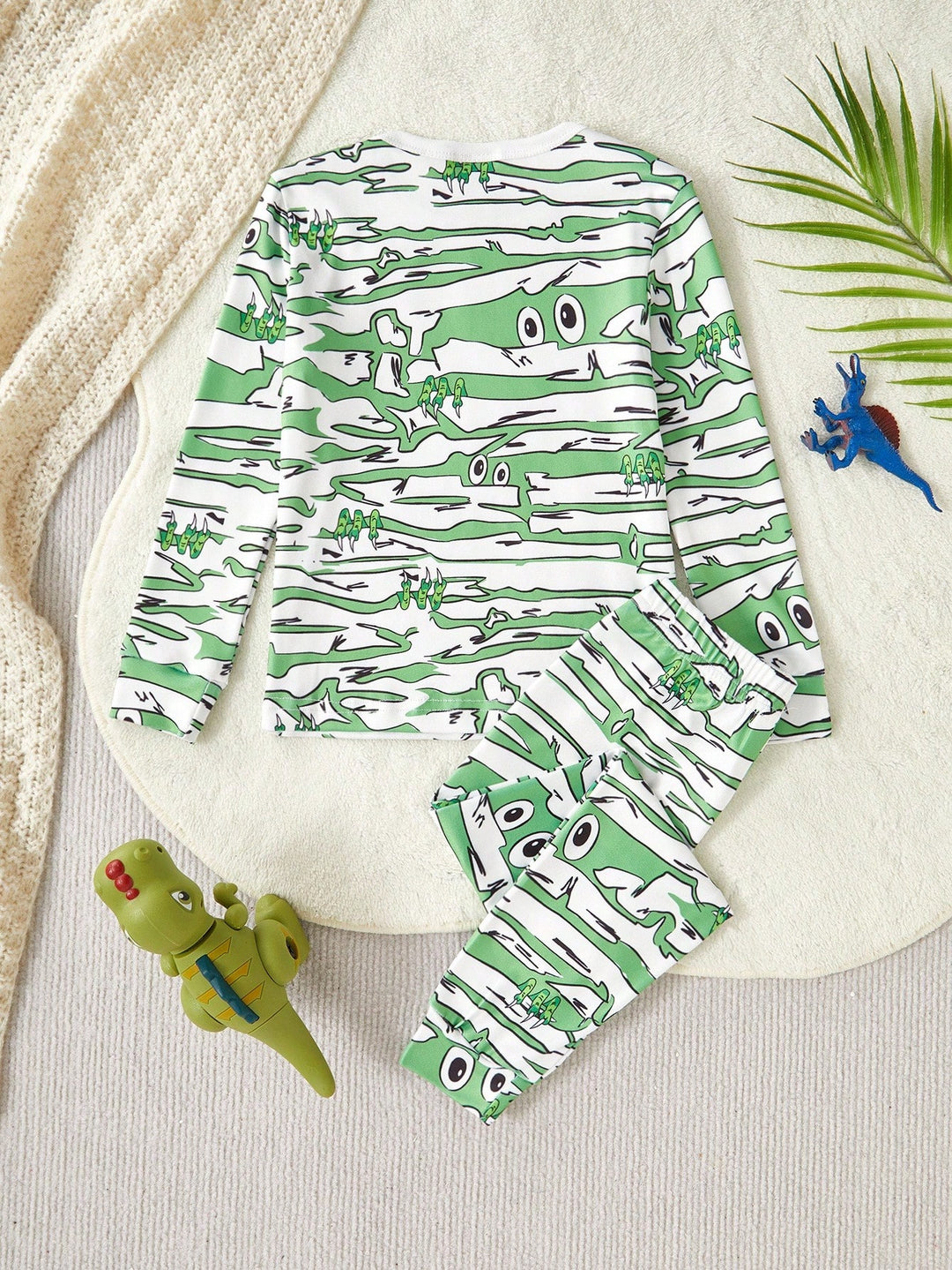 Compleu pijamale SHEIN, mix culori