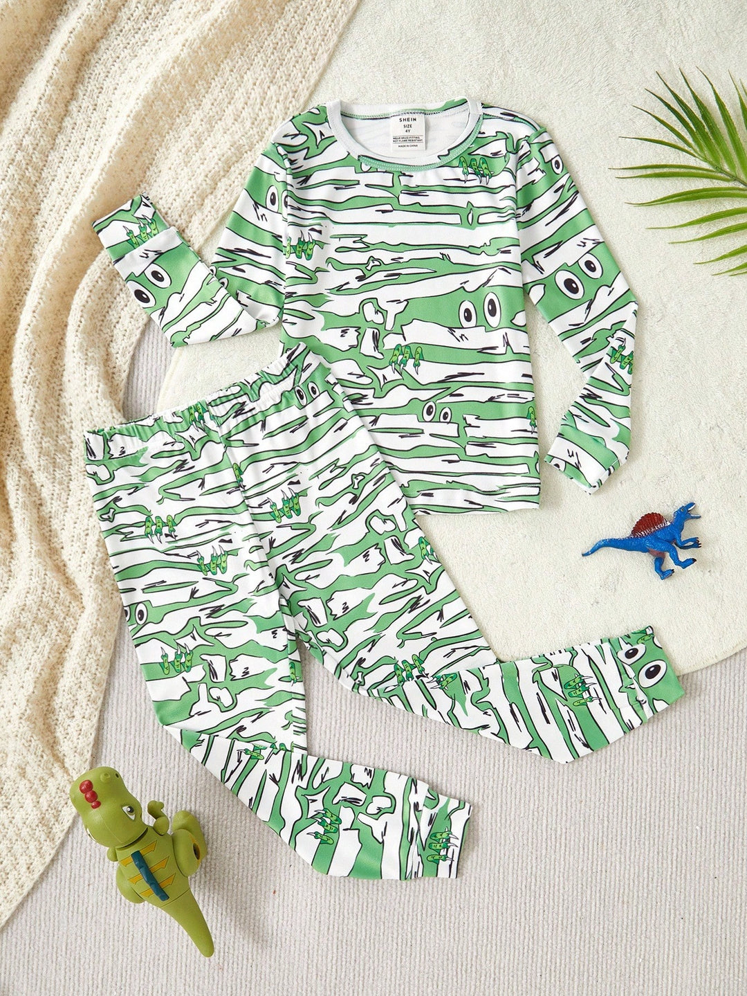 Compleu pijamale SHEIN, mix culori
