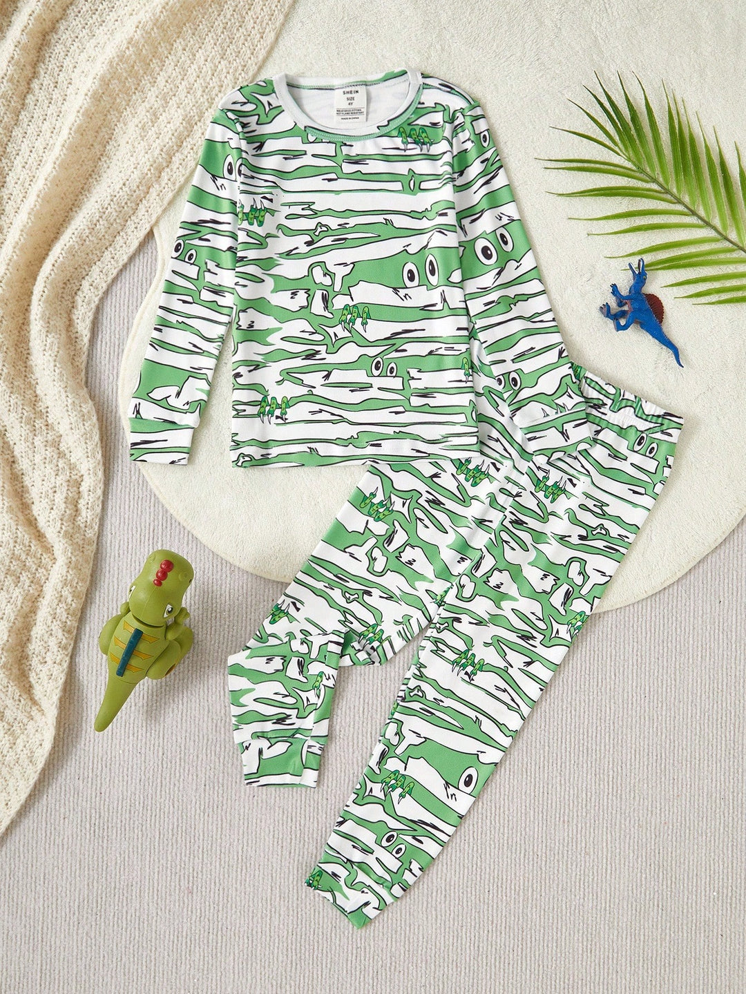 Compleu pijamale SHEIN, mix culori