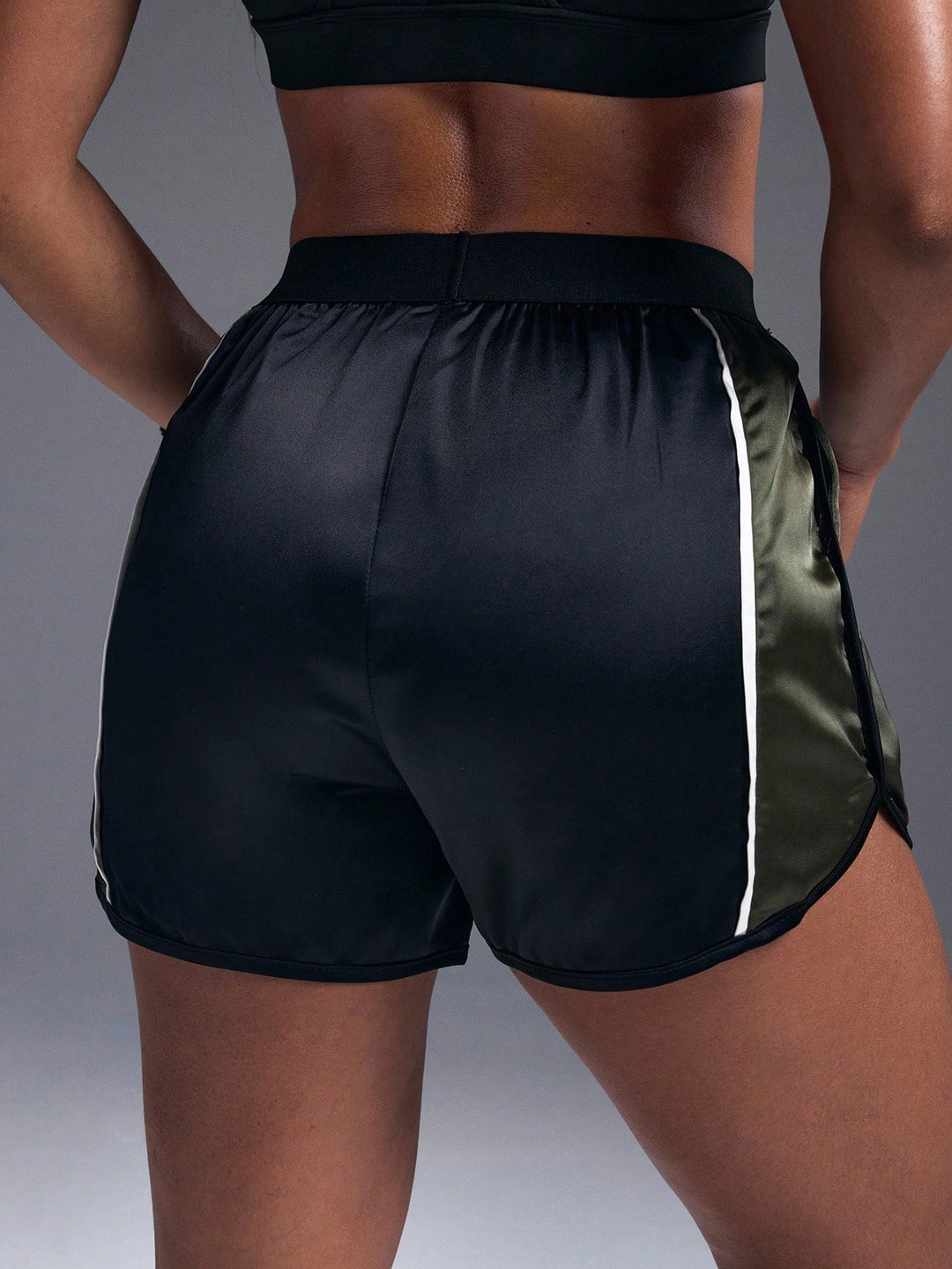 Pantaloni scurți SHEIN, negru