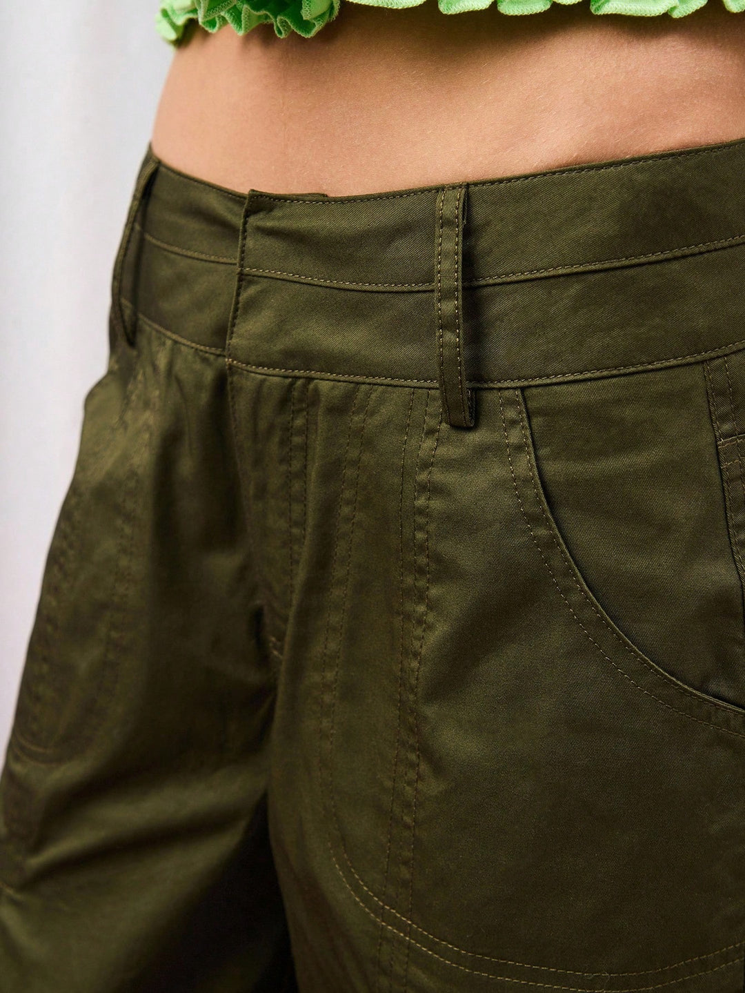Pantaloni SHEIN, kaki