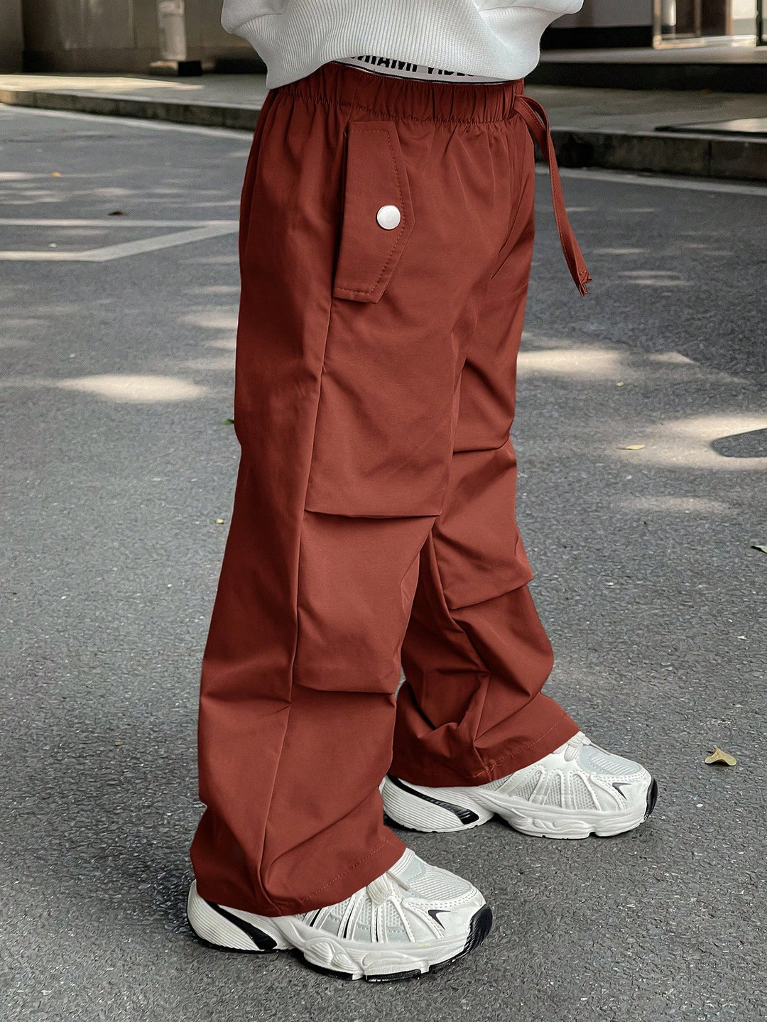 Pantaloni SHEIN, maro