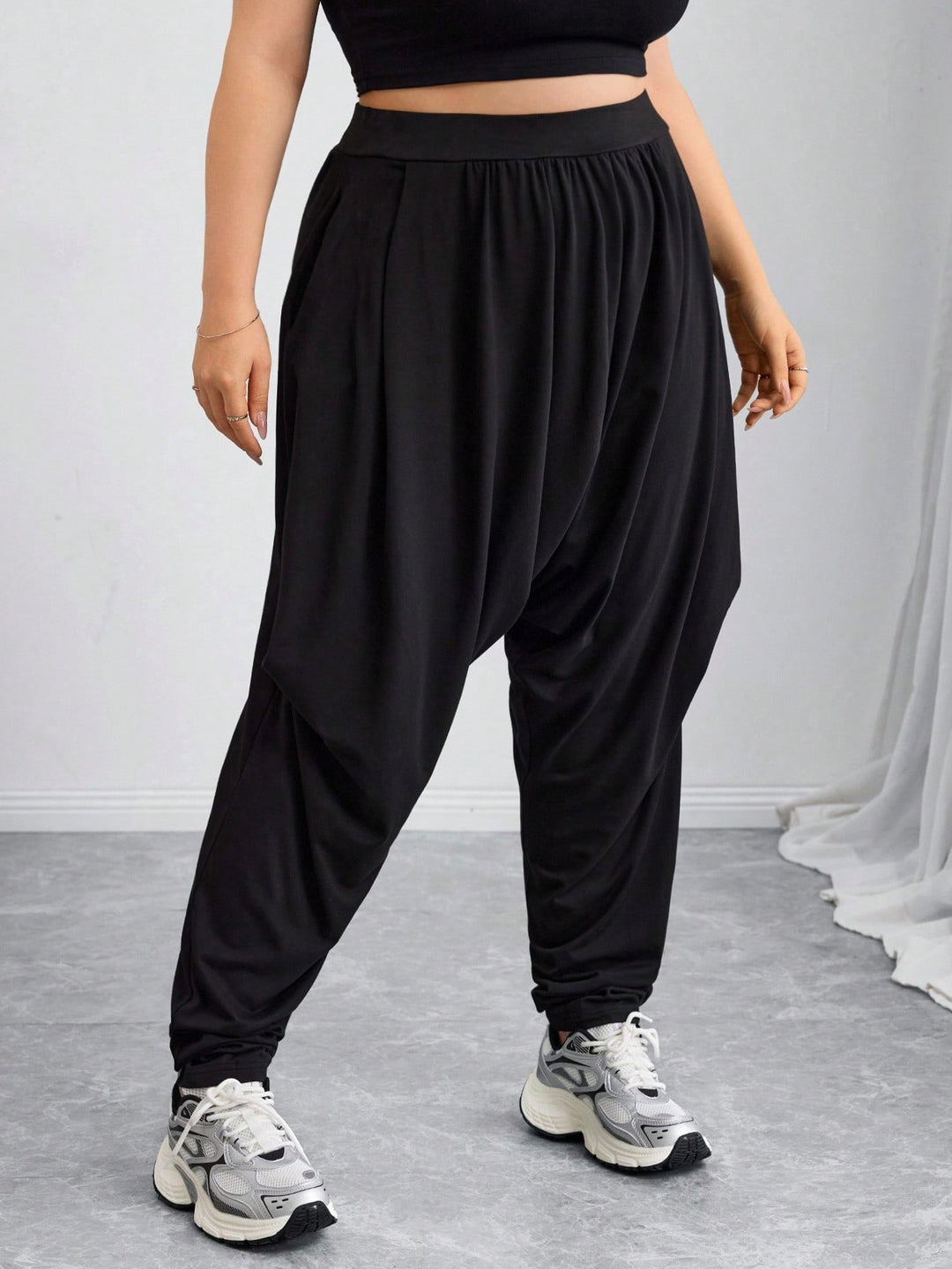 Pantaloni SHEIN, negru