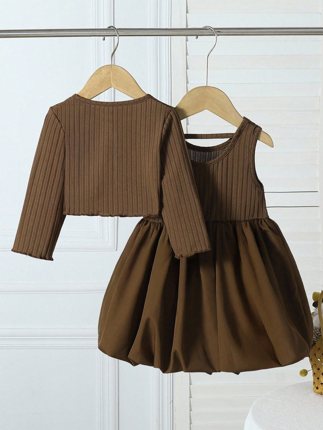 Set bluză și rochie SHEIN, maro