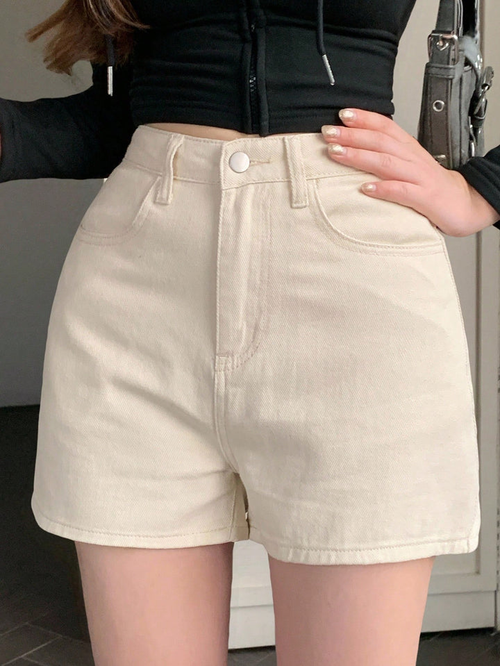 Pantaloni scurți SHEIN, bej