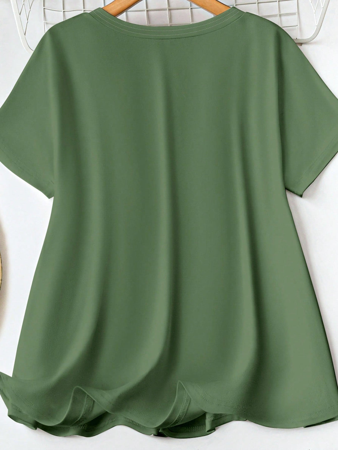 Tricou SHEIN, kaki