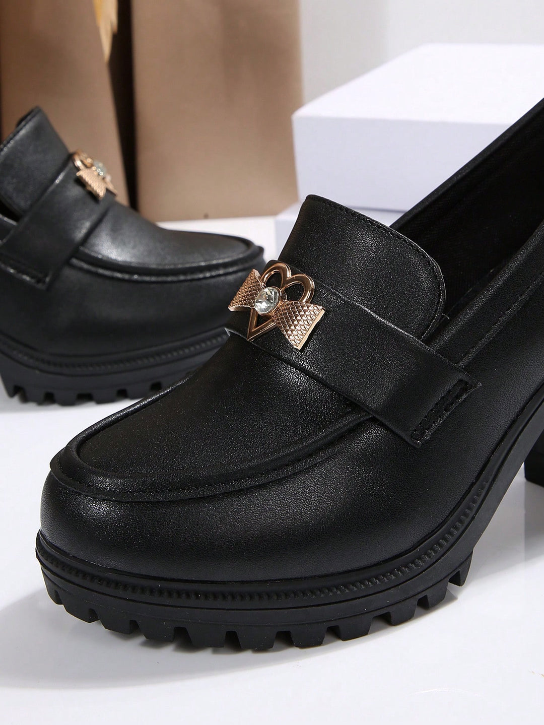 Pantofi cu toc SHEIN, negru