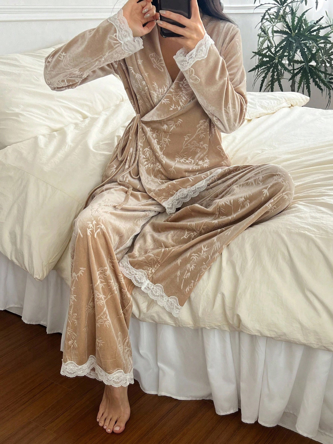 Compleu pijamale SHEIN, bej