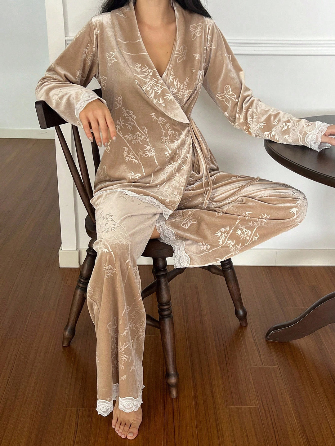 Compleu pijamale SHEIN, bej