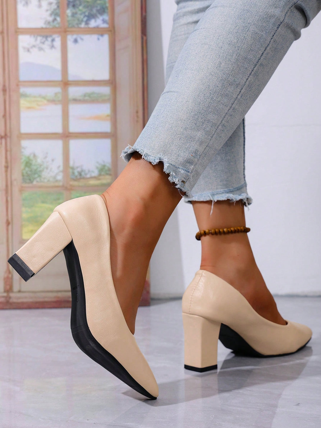 Pantofi cu toc SHEIN, crem