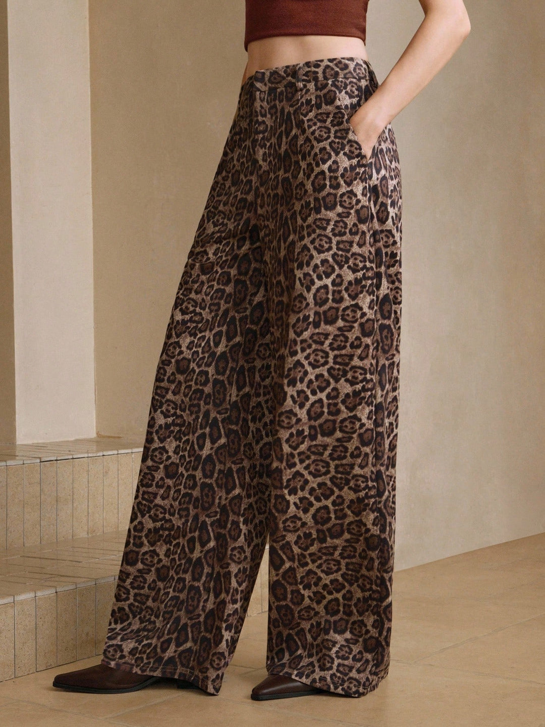 Pantaloni SHEIN, maro