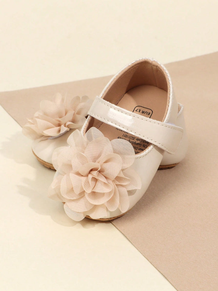 Pantofi SHEIN, crem