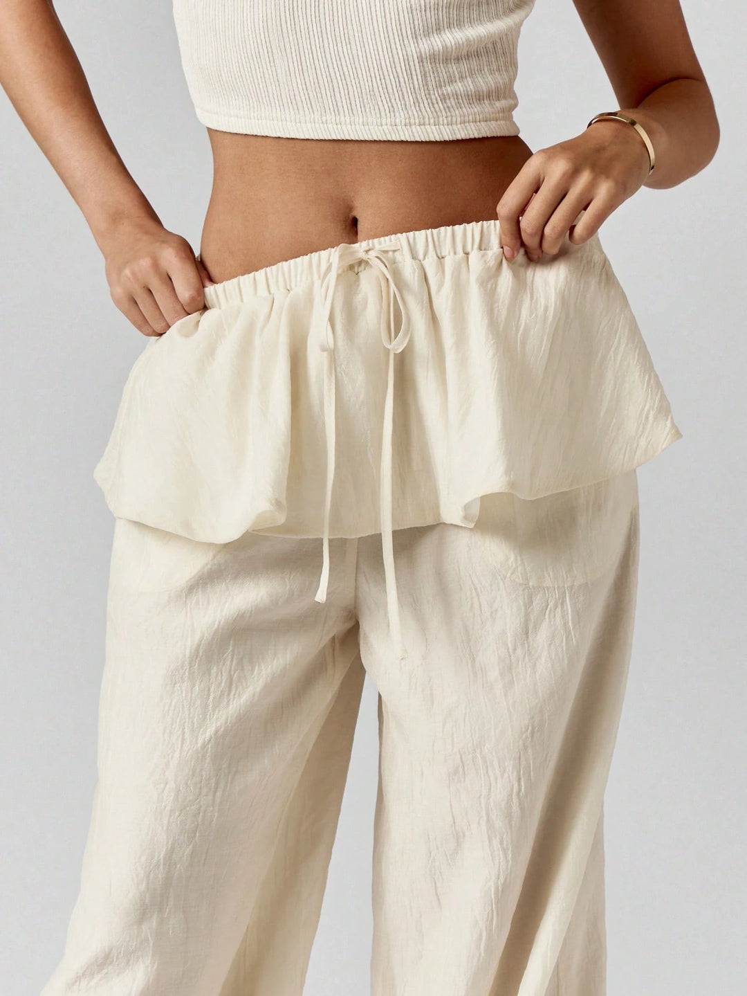 Pantaloni Missguided by Shein, crem
