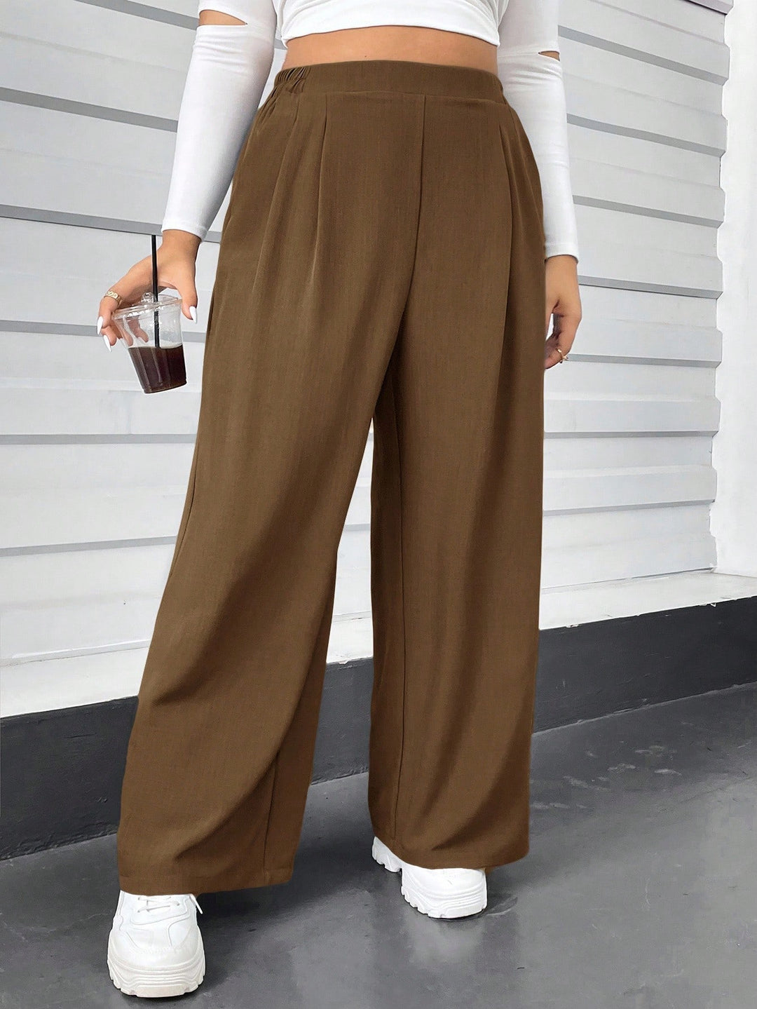 Pantaloni SHEIN, maro