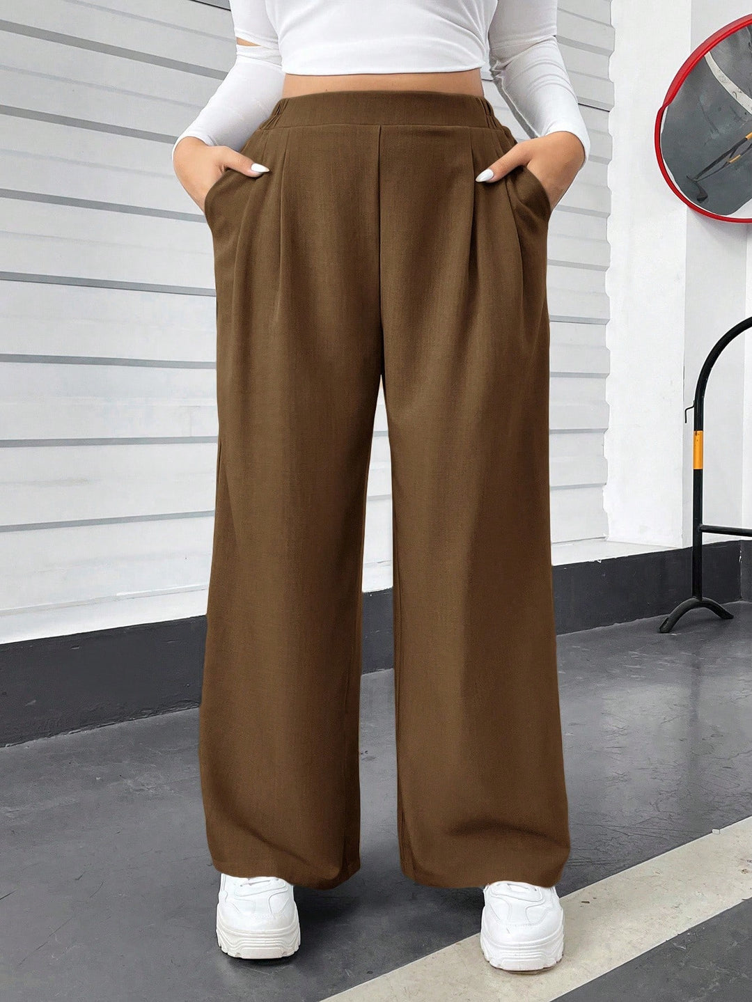 Pantaloni SHEIN, maro
