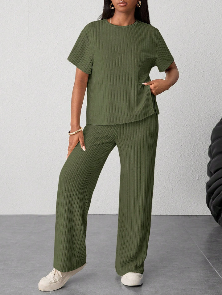 Set de pantaloni si tricou SHEIN, verde