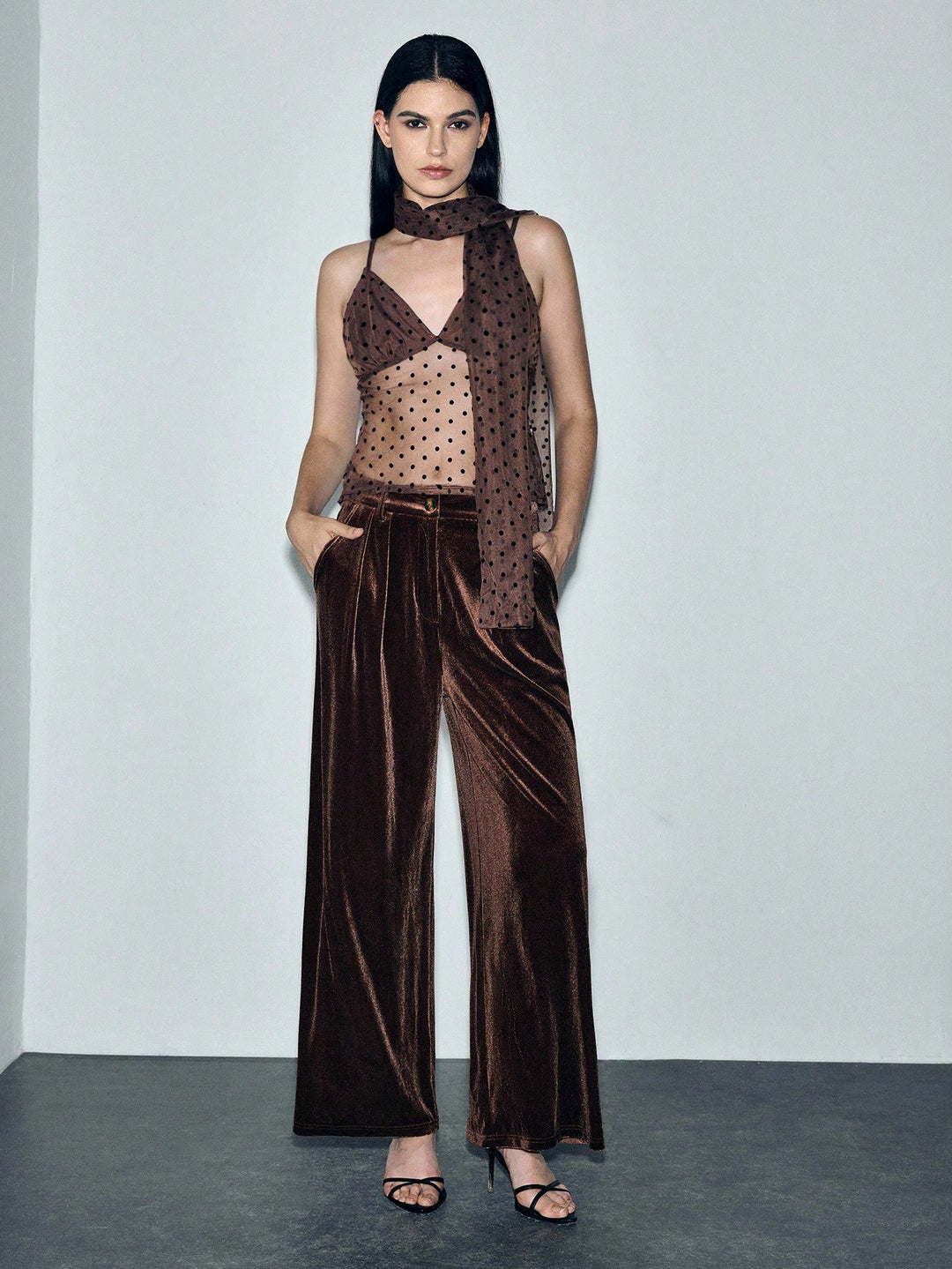 Pantaloni SHEIN, maro