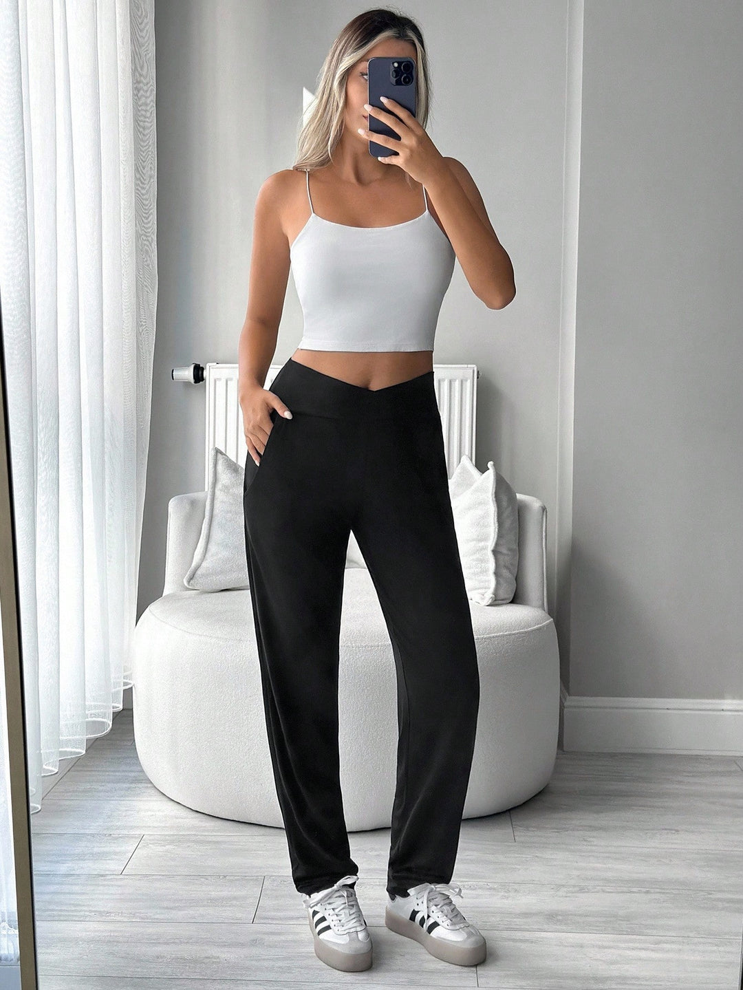 Pantaloni SHEIN, negru