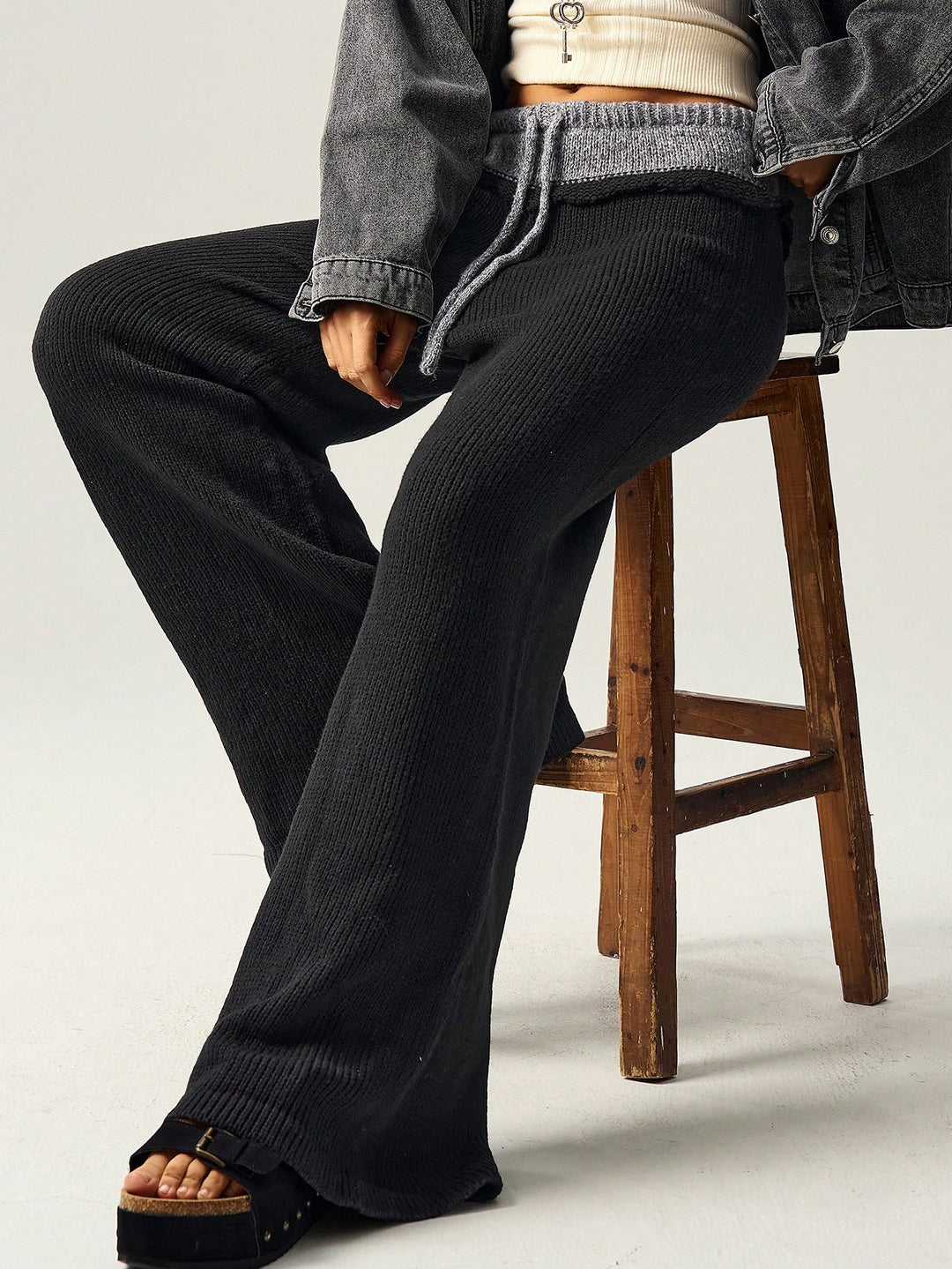 Pantaloni SHEIN, negru