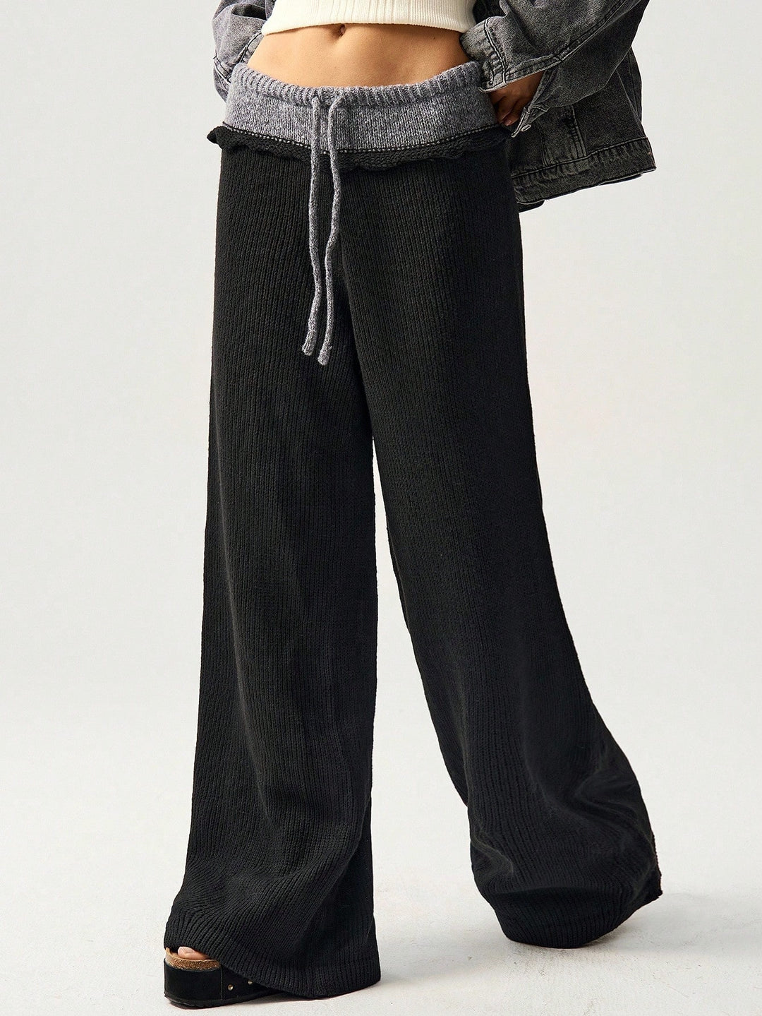 Pantaloni SHEIN, negru
