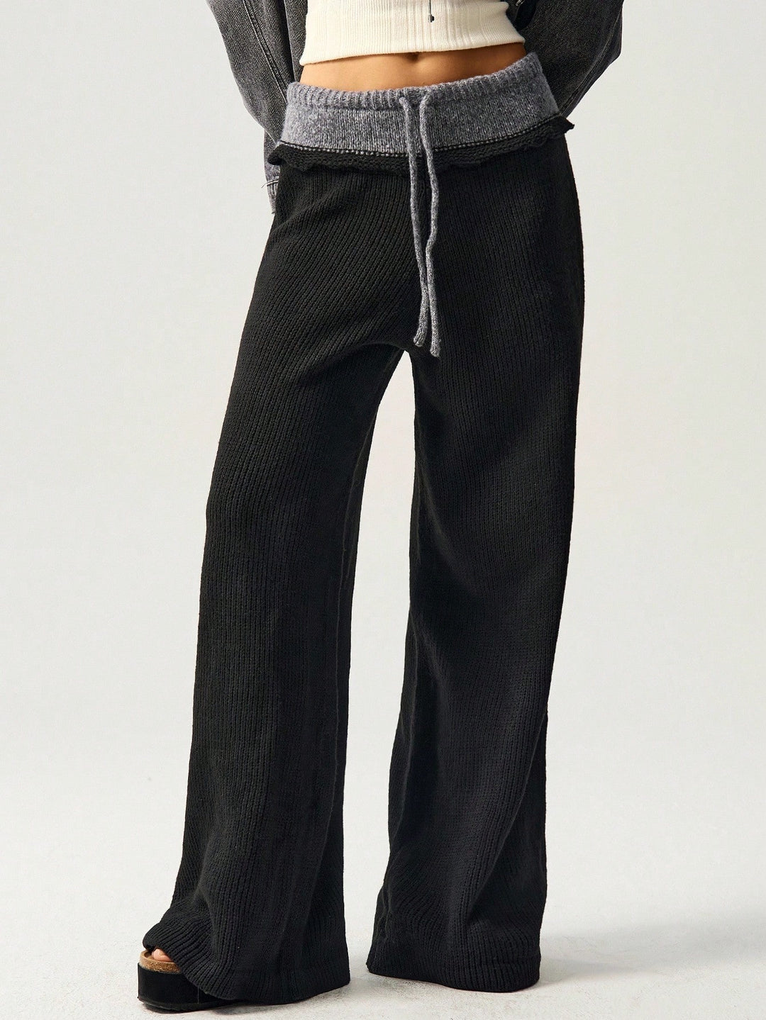 Pantaloni SHEIN, negru