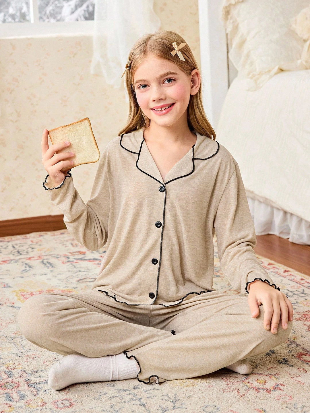Compleu pijamale SHEIN, bej