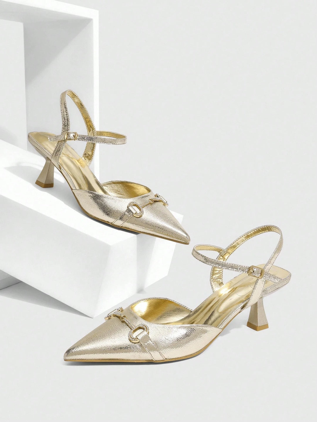 Pantofi cu toc SHEIN, auriu