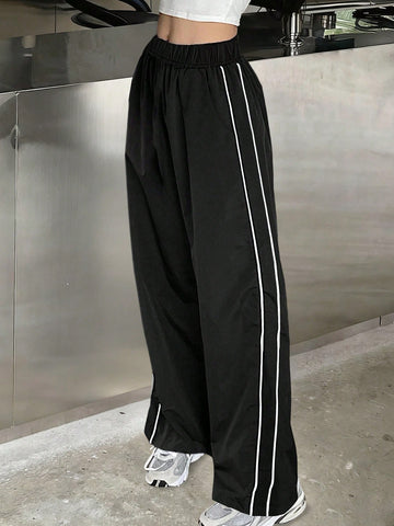 Pantaloni SHEIN, negru