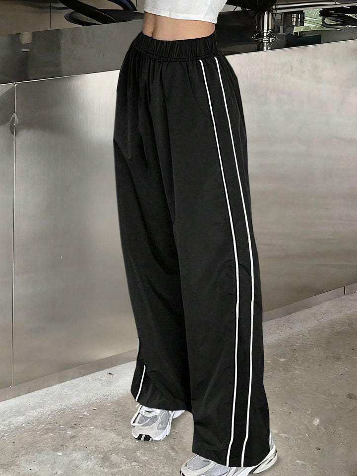 Pantaloni SHEIN, negru