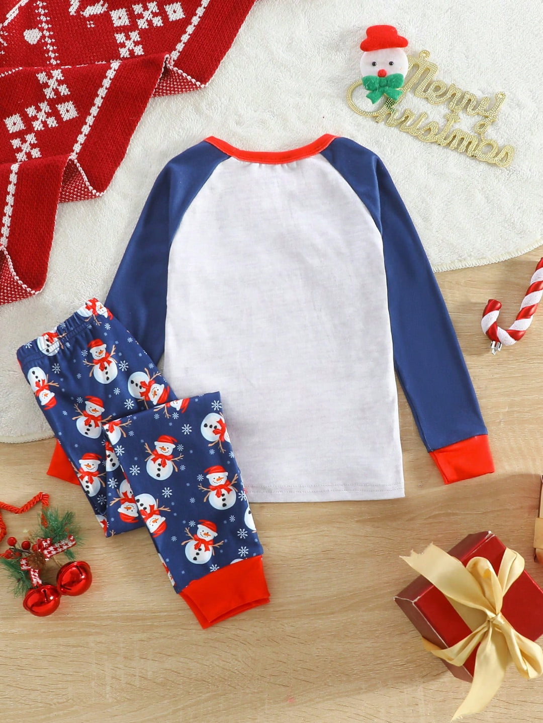 Compleu pijamale SHEIN, mix culori