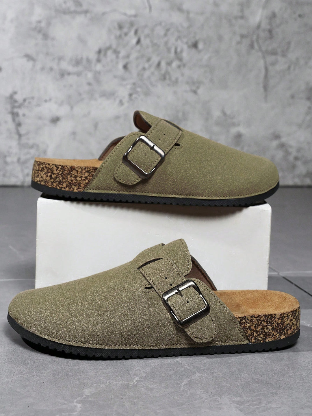 SHEIN Klumpa, khaki