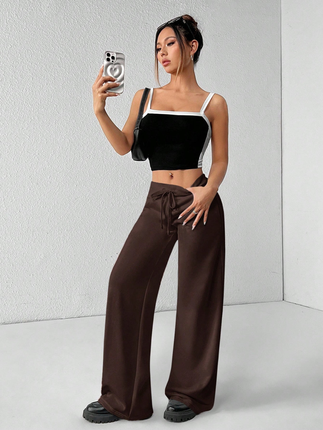 Pantaloni SHEIN, maro