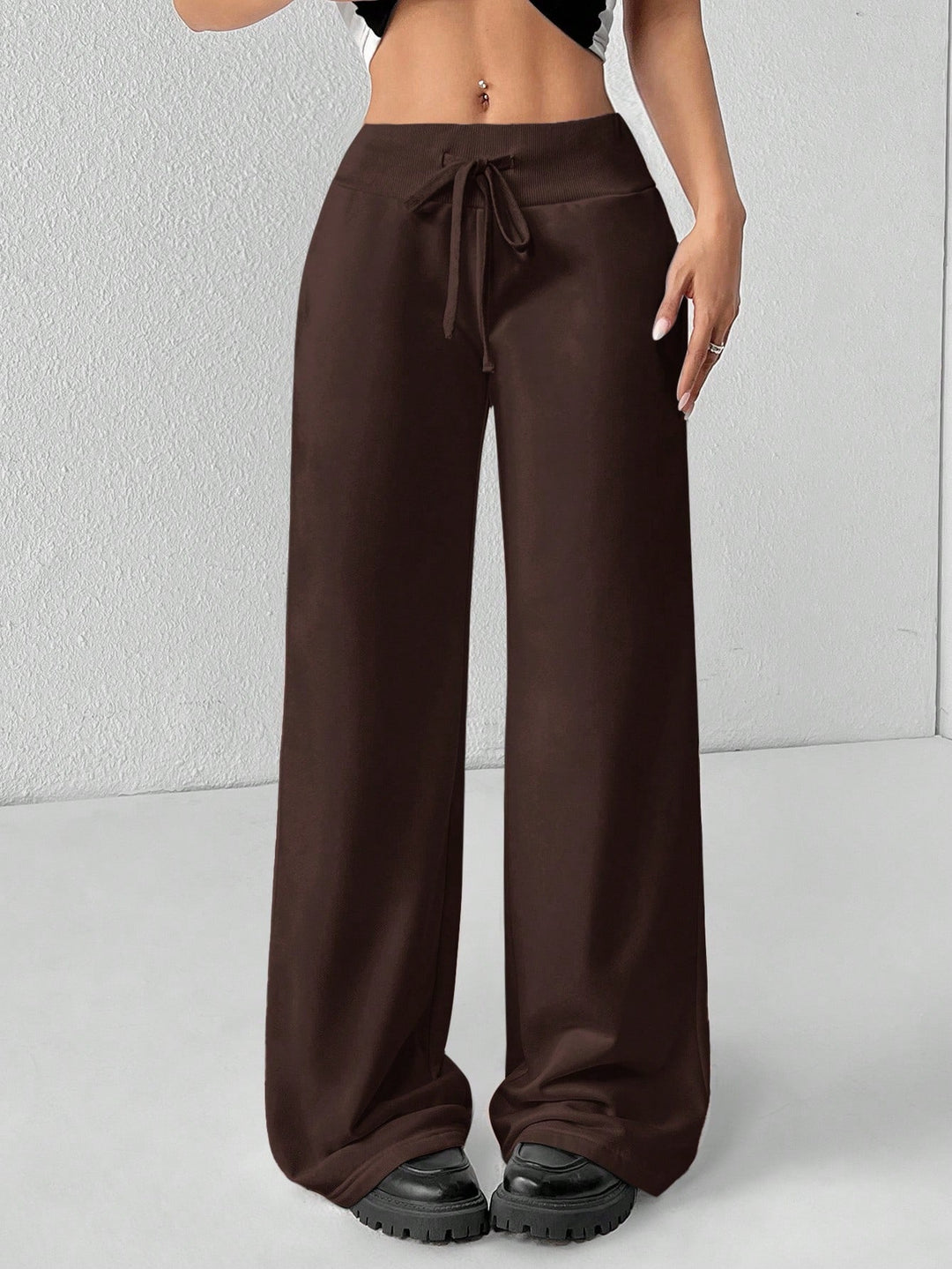 Pantaloni SHEIN, maro