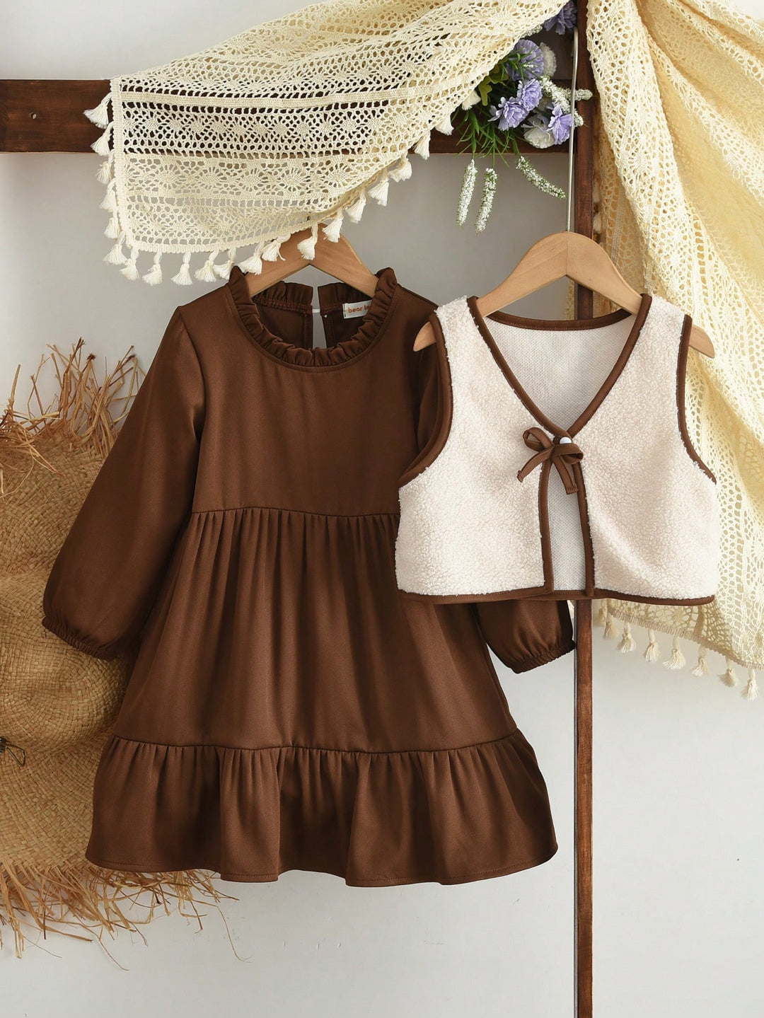 Set rochie și vestă SHEIN, maro