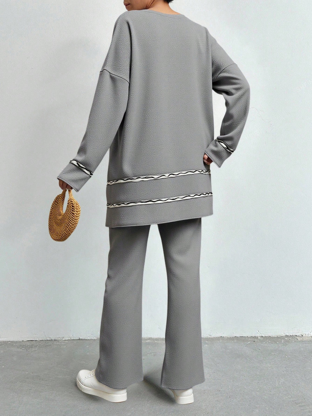 SHEIN együttes, szürke
