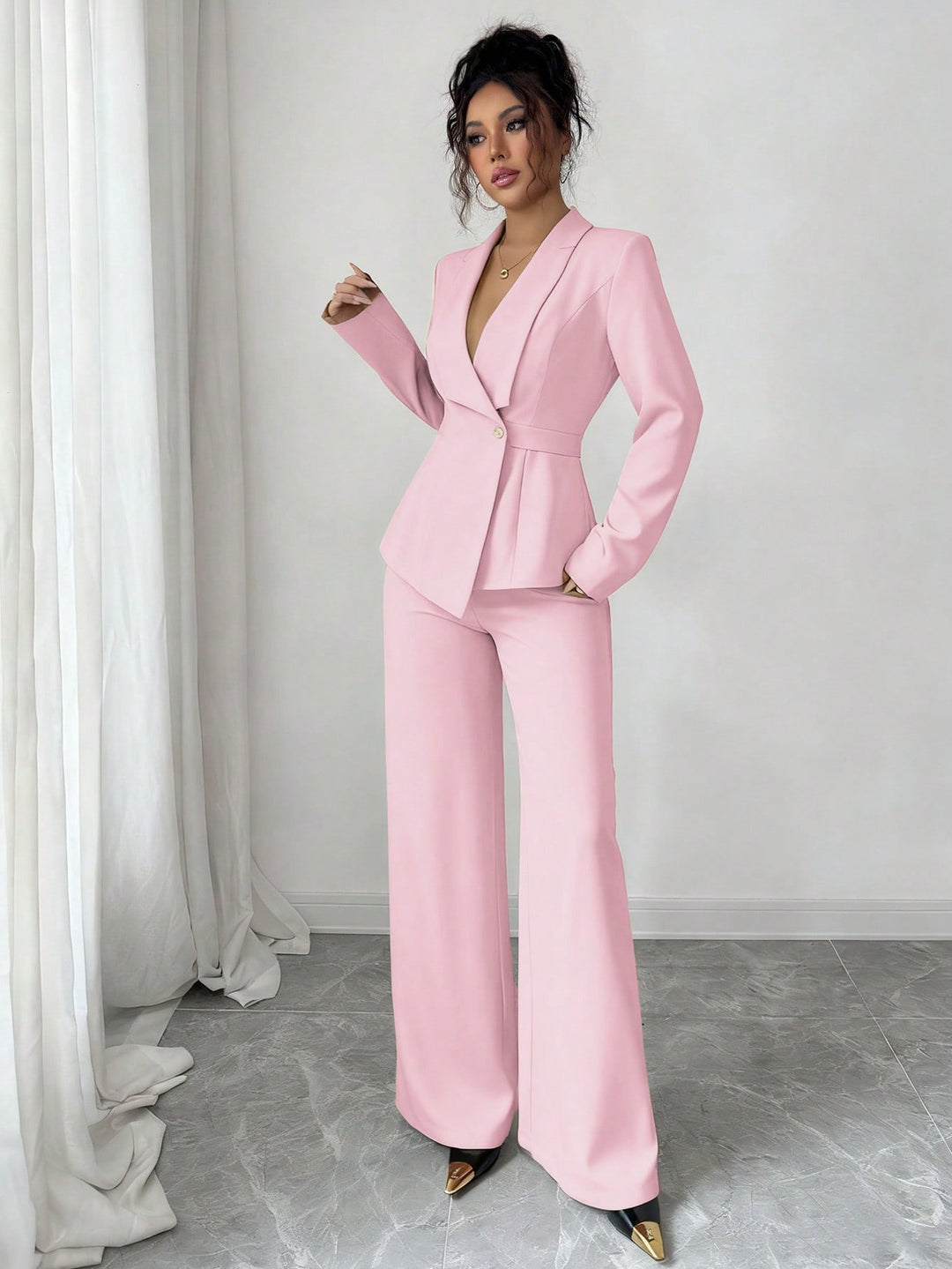 Costum SHEIN, roz