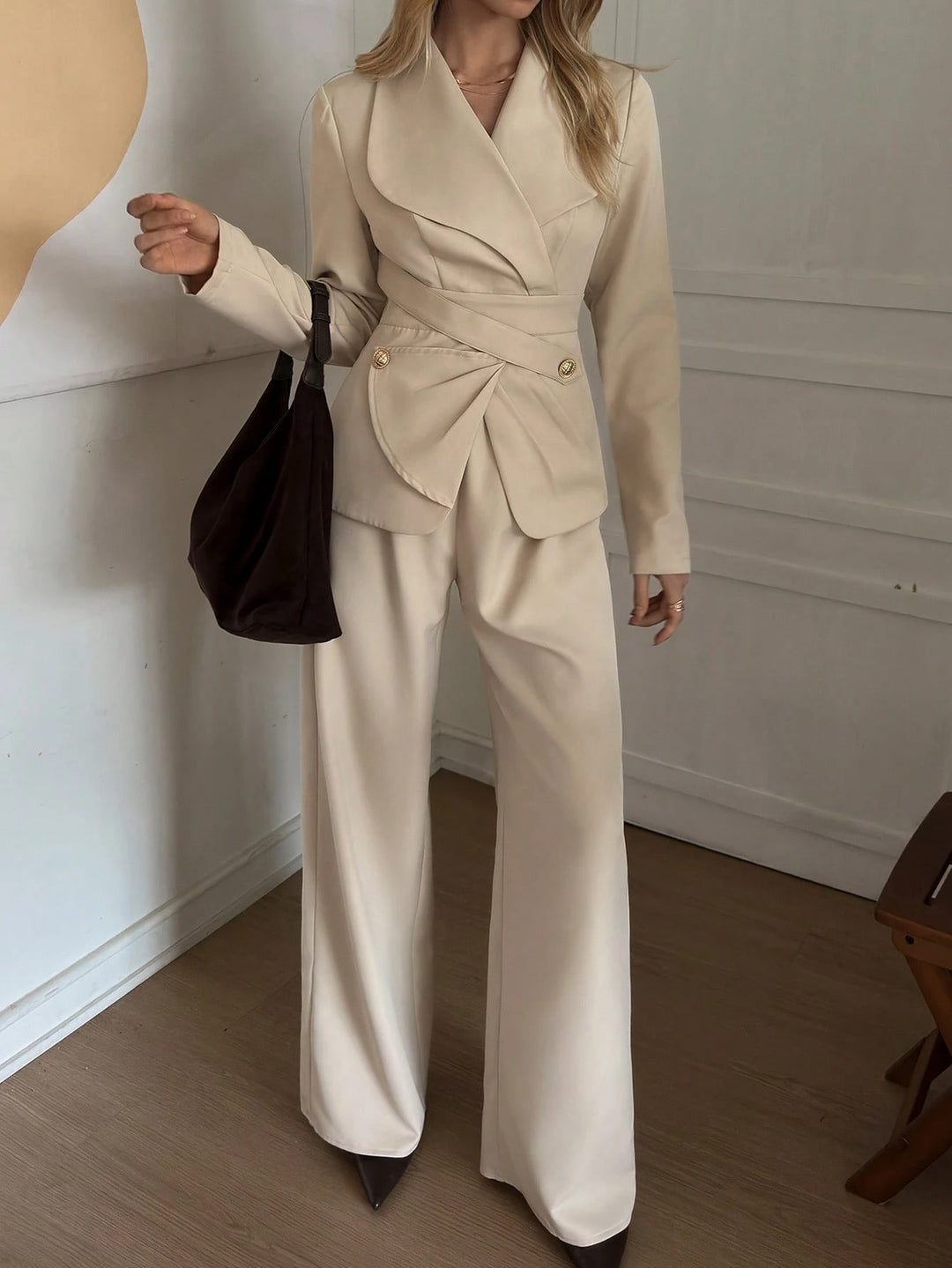 SHEIN együttes, bézs