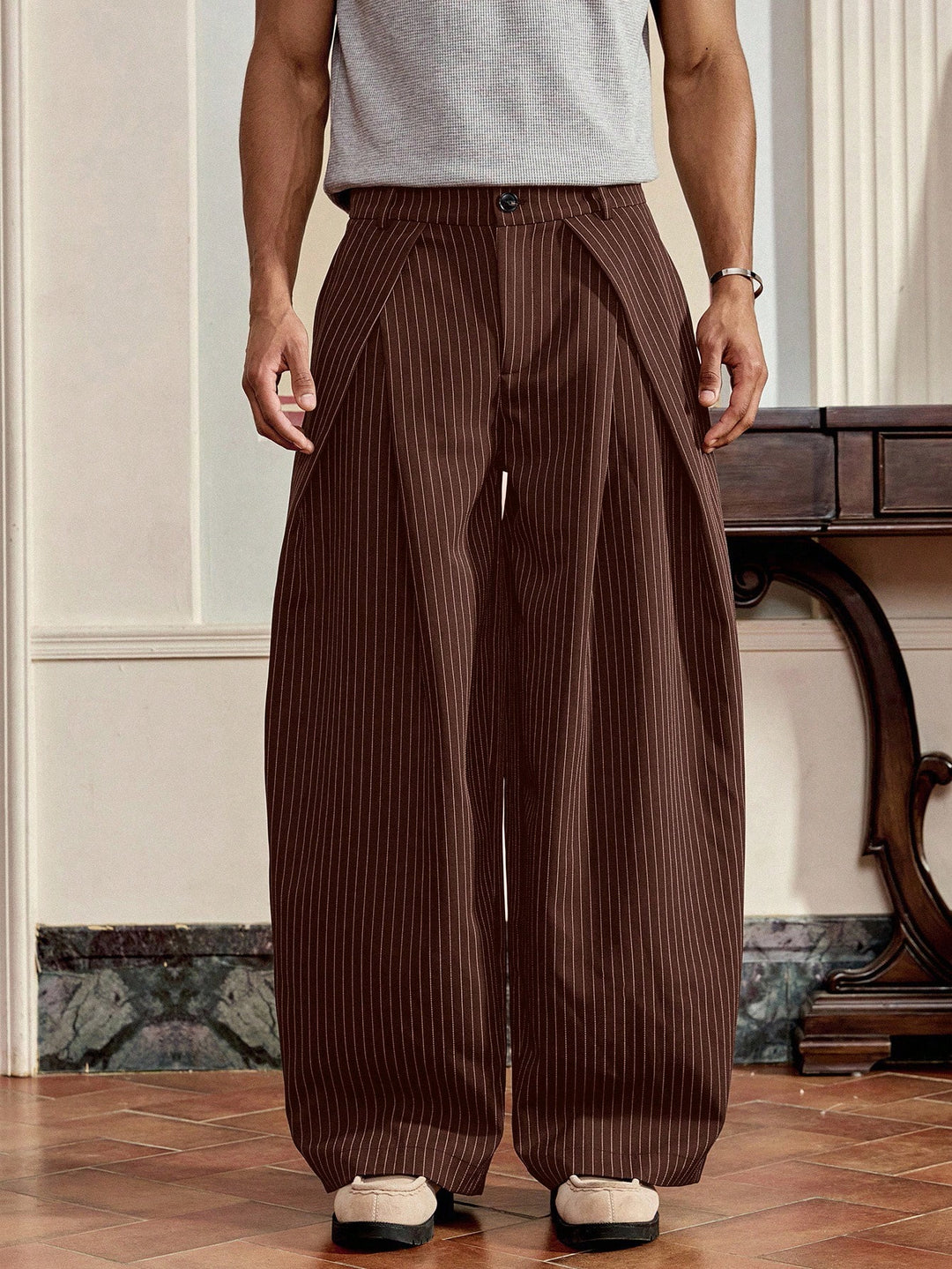 Pantalon SHEIN, maro