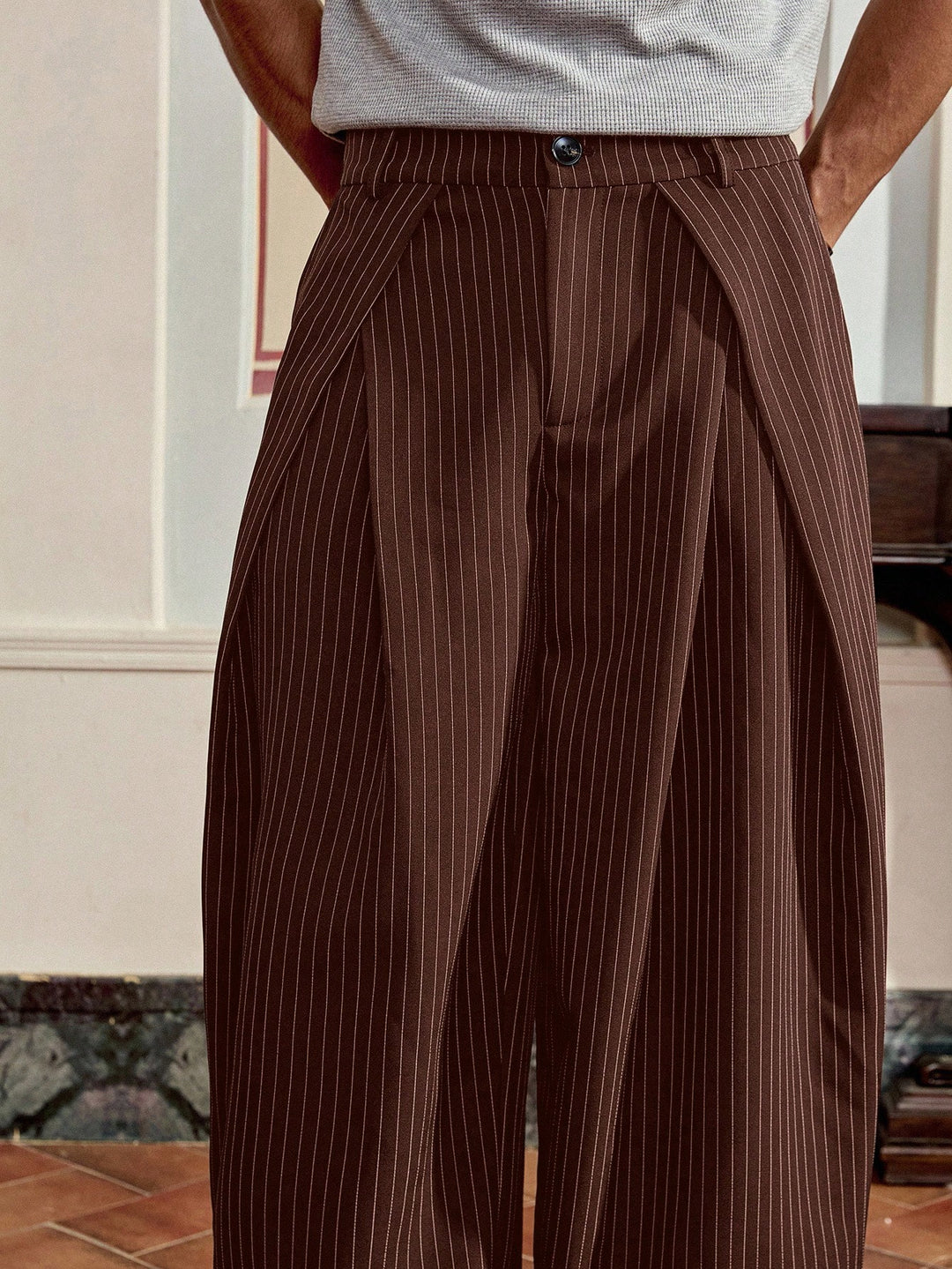 Pantalon SHEIN, maro