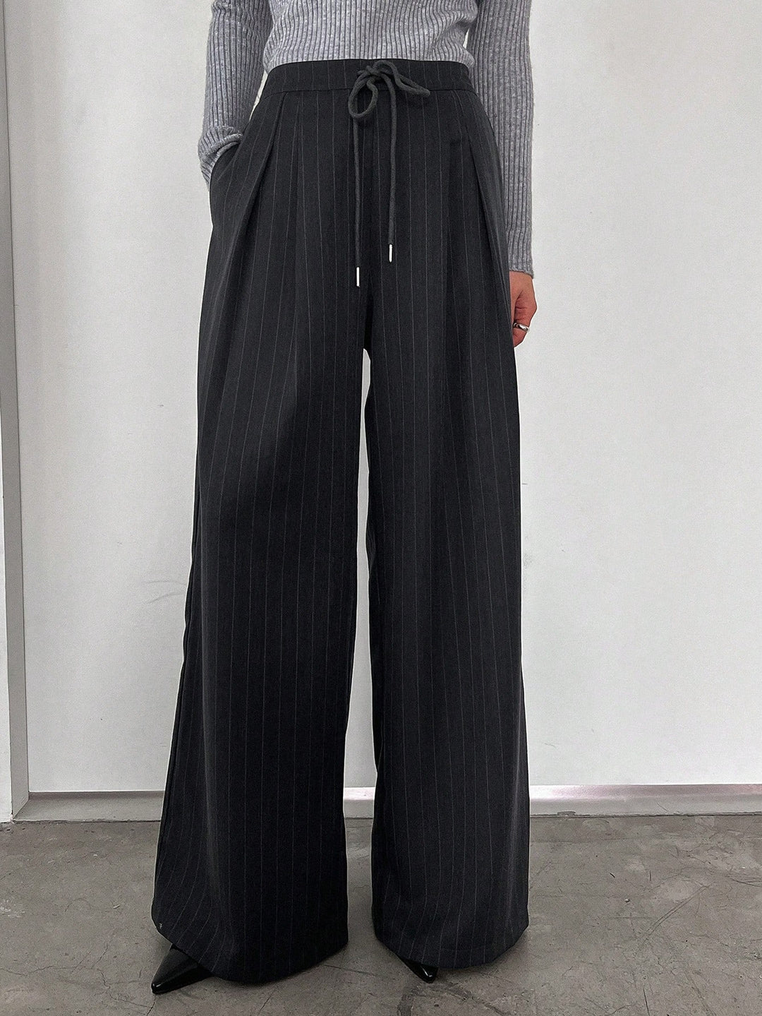 Pantaloni SHEIN, gri