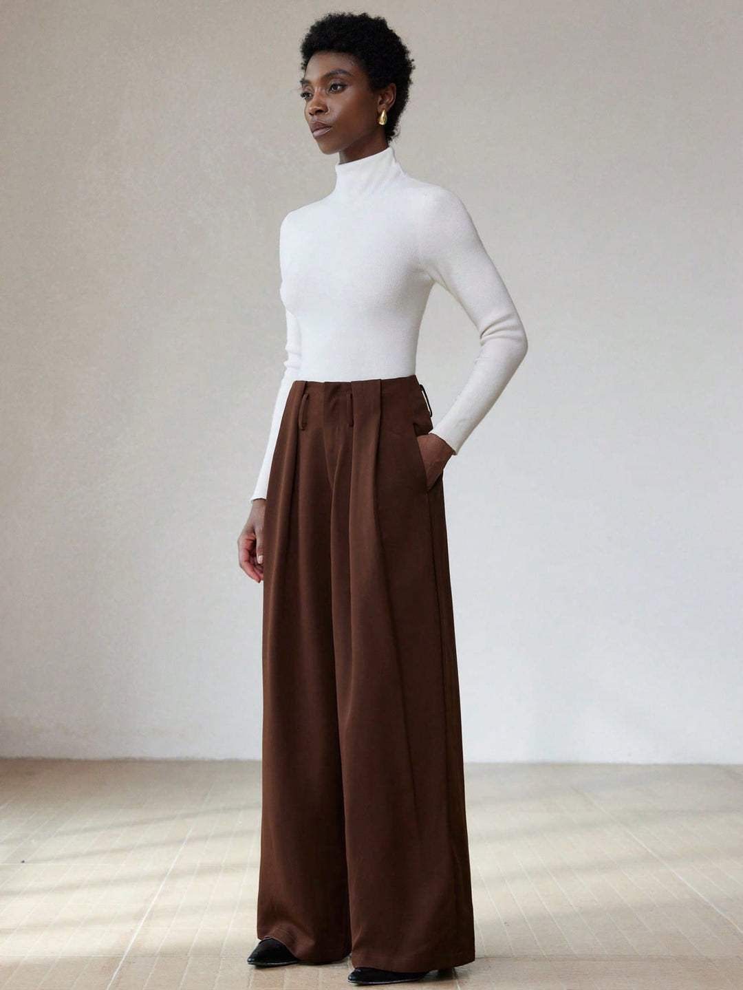 Pantalon SHEIN, maro