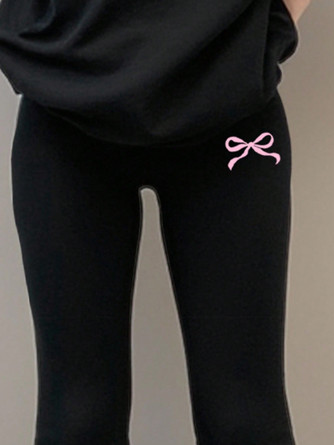 Set de tricou și pantaloni SHEIN, negru